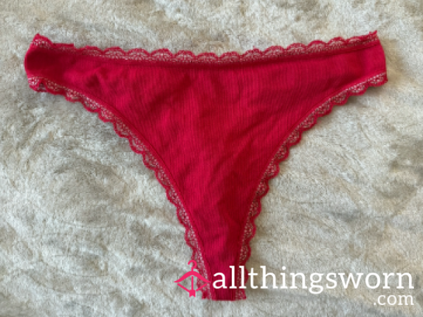 S**y Red Thong 😍