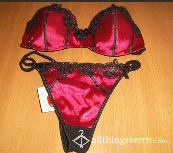 💋🖤 S**y, Satin Ruby Bra & Thong Set 🖤💋