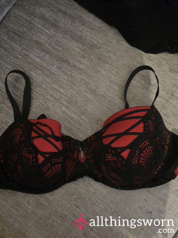 S**y Saucy Black And Red Bra