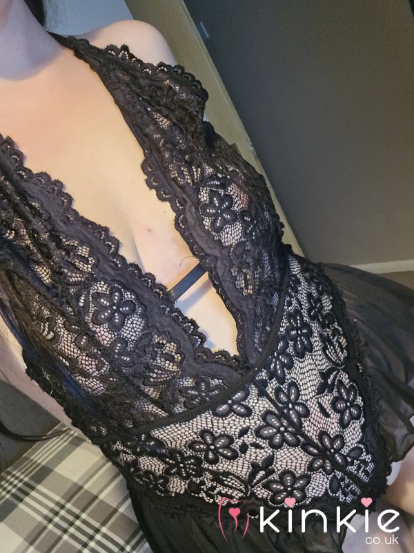 S**y S**ting Session - Horny Milf Available Tonight 💓