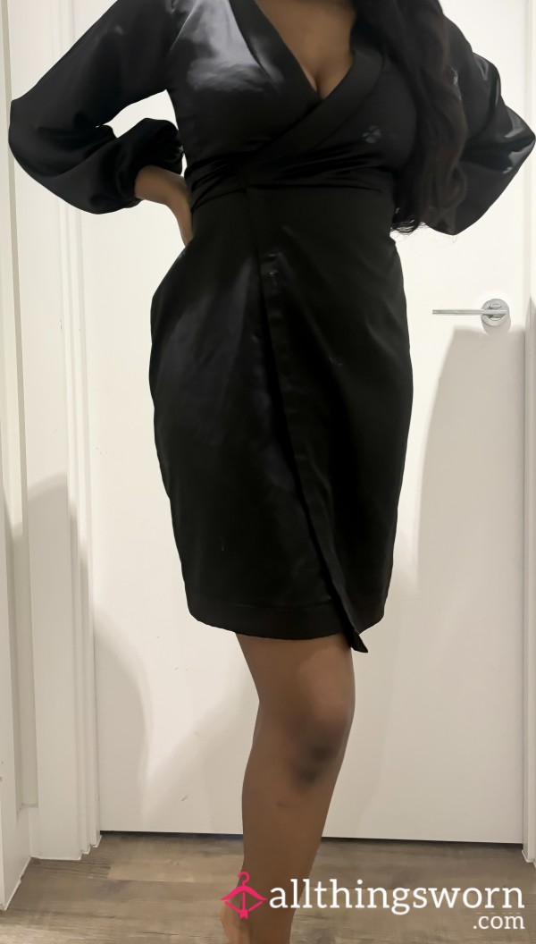 S**y Silk Robe - Worn Daily, Has My Perfume All Over (size 6/8)