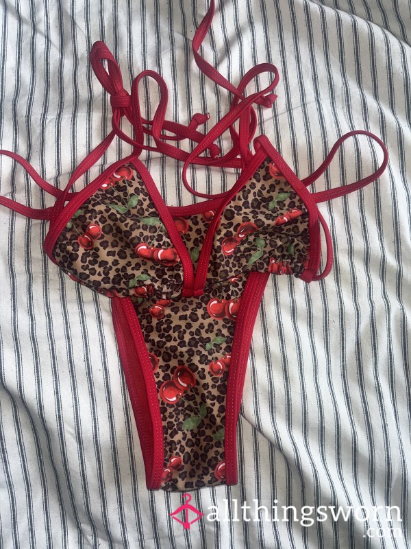S**y Skimpy Swimmers Set
