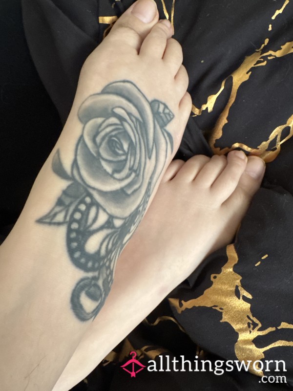 S**y Small Feet