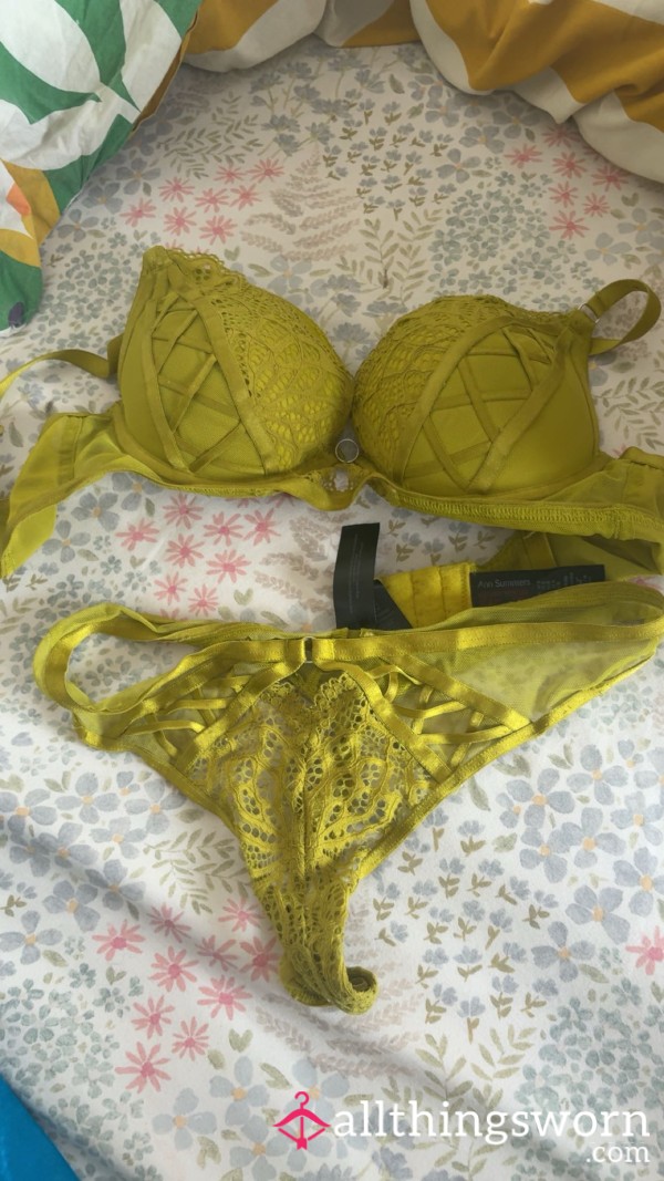 S**y Smelling Devine Ann Summer Set