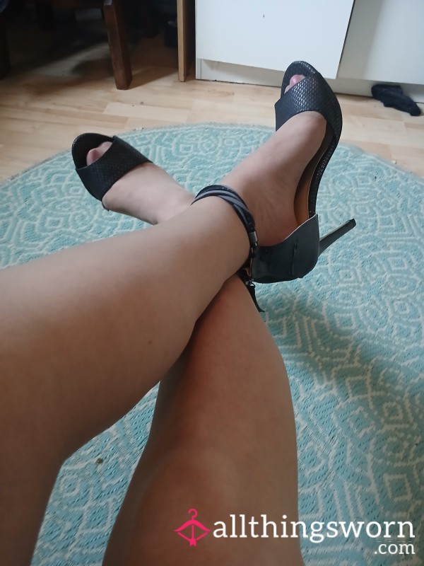 S**y Strappy Heel