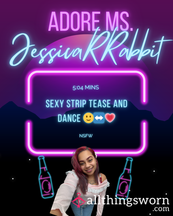 S**y Strip Tease And Dance 🙂‍↔️💗