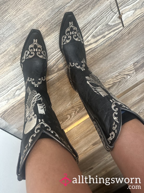 S**y Tan Tatted Feet