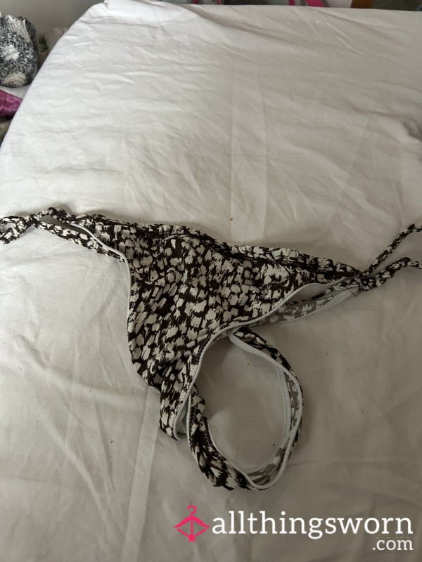 S**y Thong