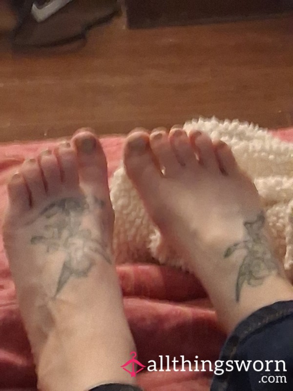 S**y Toes