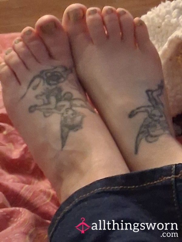 S**y Toes