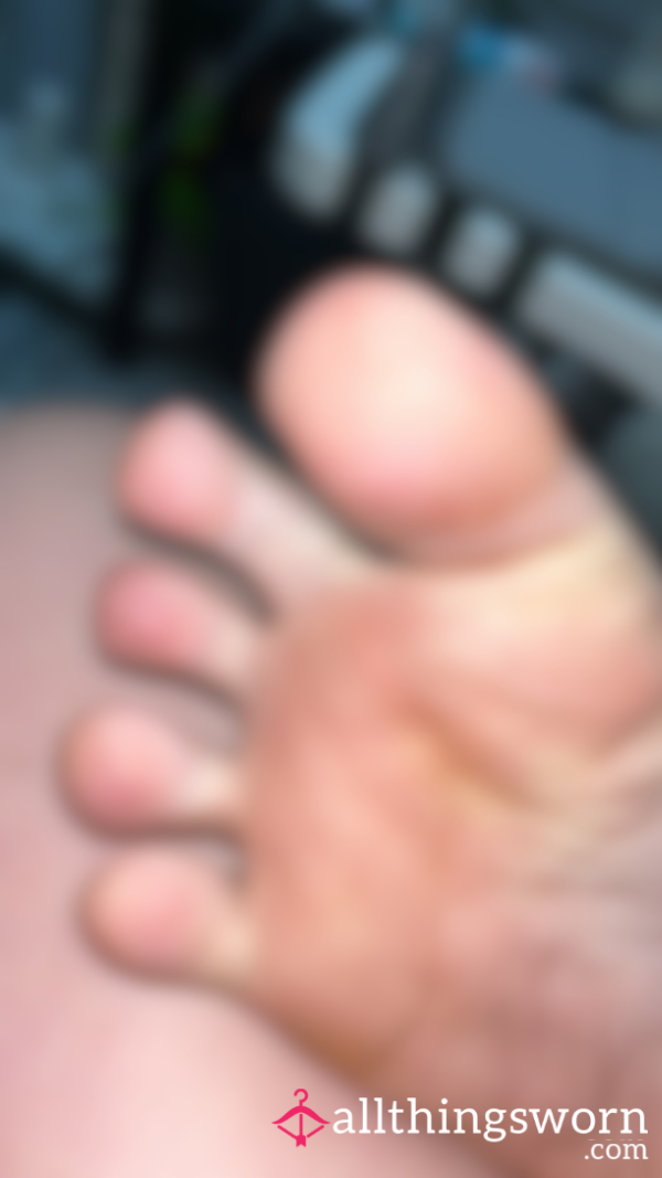 S**y Toes For Your Fantasies 😉