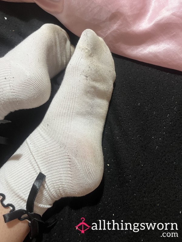 S**y White Ankle Socks With Pretty Black Bows 🖤🎀