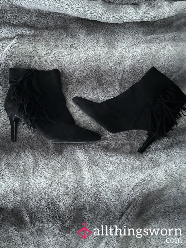 S**y Worn Ankle Boots Ta**els Down Sides