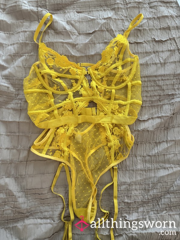 S**y Yellow Bodysuit 💛