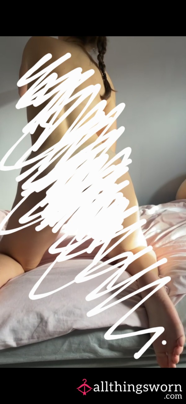 Shake My A** Naked For You 🍑