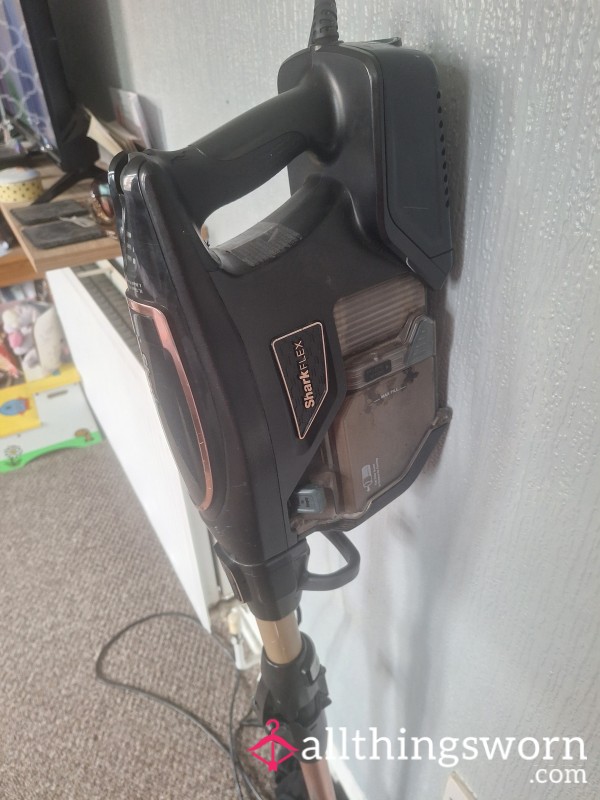Shark Hoover Contents