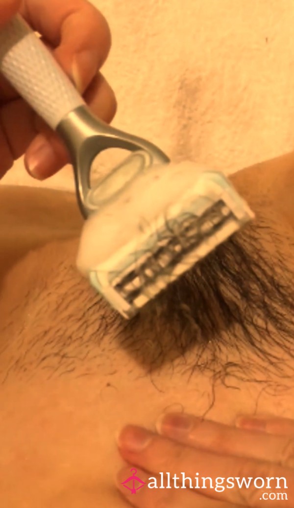 Shaving My Pu**y 🤭💋 2.55 Video