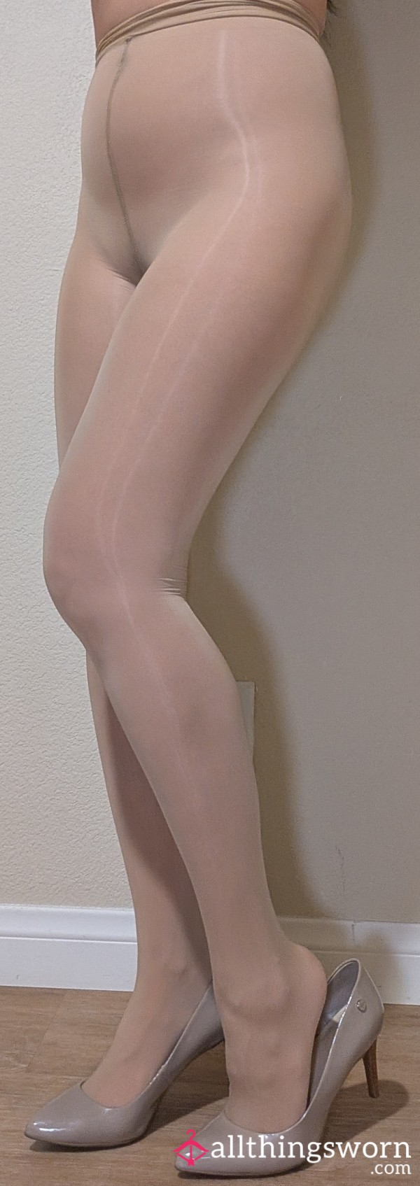 ✨Shiny NUDE Pantyhose, Size S✨