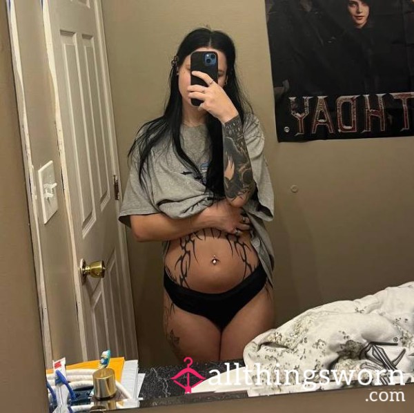 T-Shirt & Panties🖤