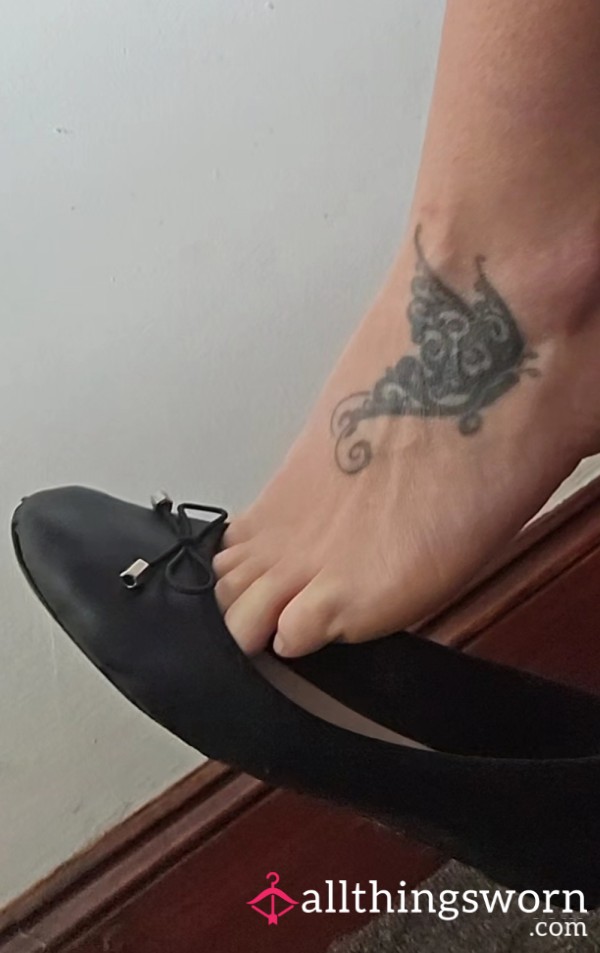 🔐 SHOE DANGLE WITH MY LITTLE BLACK BALLET SHOES 🩰 👣 FOR ALL YOU DANGLE FOOT LOVERS 💋