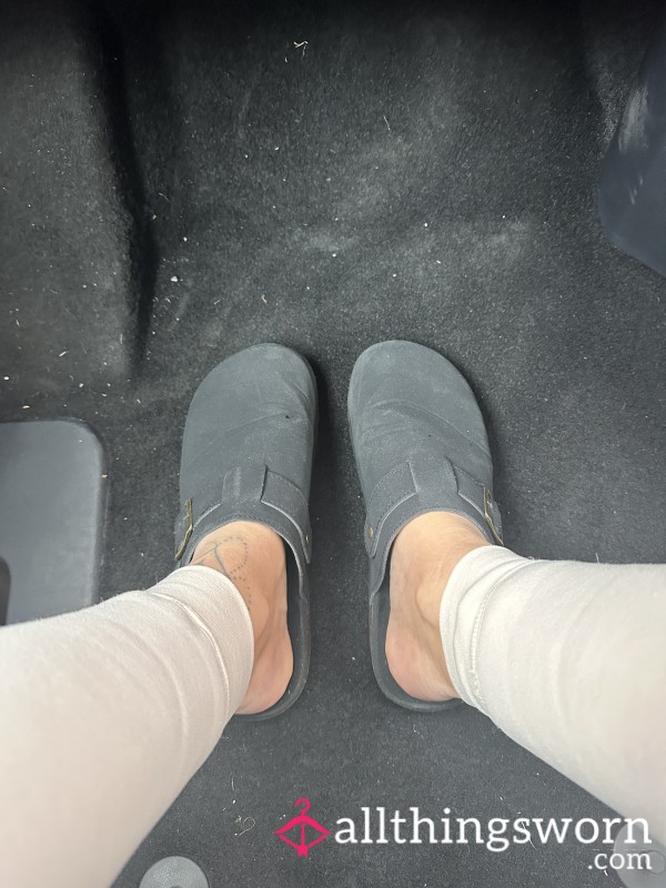 Shoes With No Socks🙃