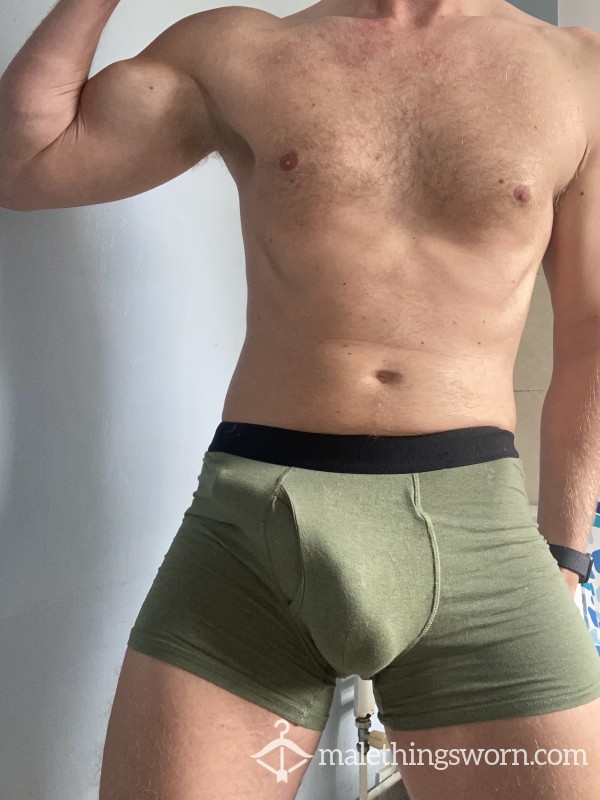 Shooting My Ma**ive Load And Letting It Drip Down Onto My Arsehole - Close Up 💦💦