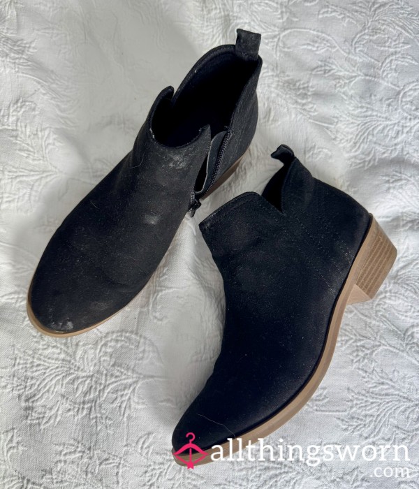 Short Black Booties 🖤