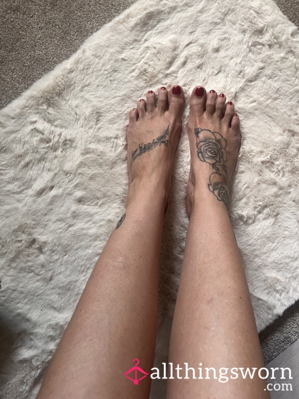 Foot Worshipping Humiliation
