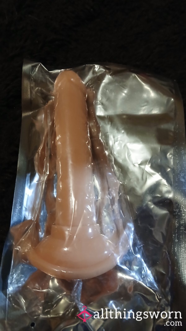 Short D*ck ....Small Penis About 4 Inches Brand New ... W/ Suction Cup