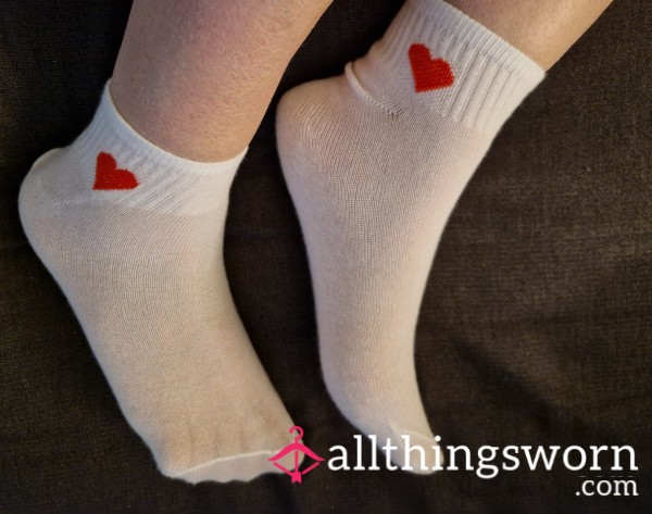 ❤️ Short, Gently Used Heart Socks