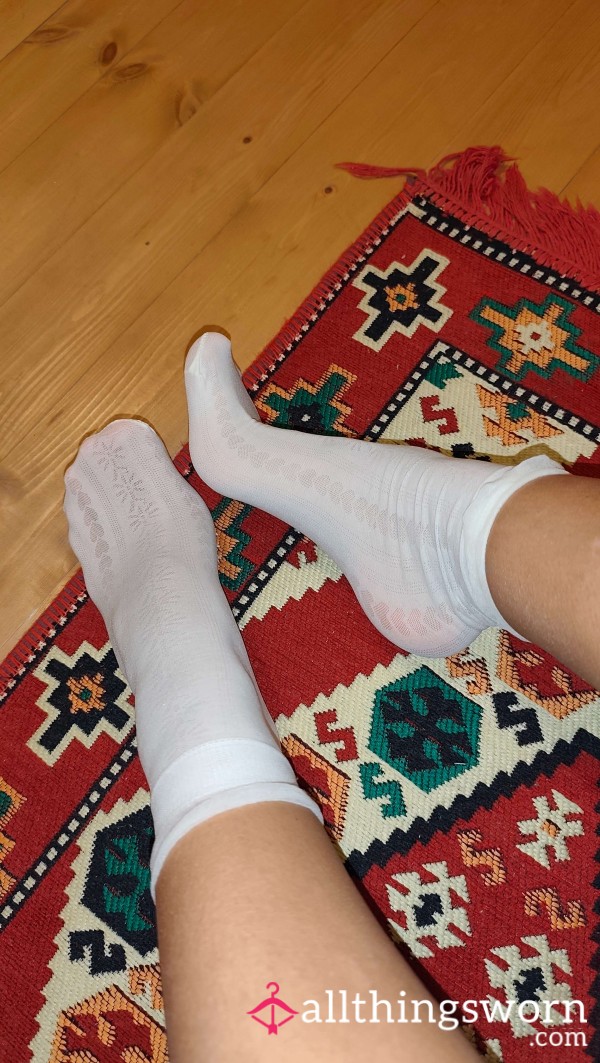 Short White Soft Eethrough Socks