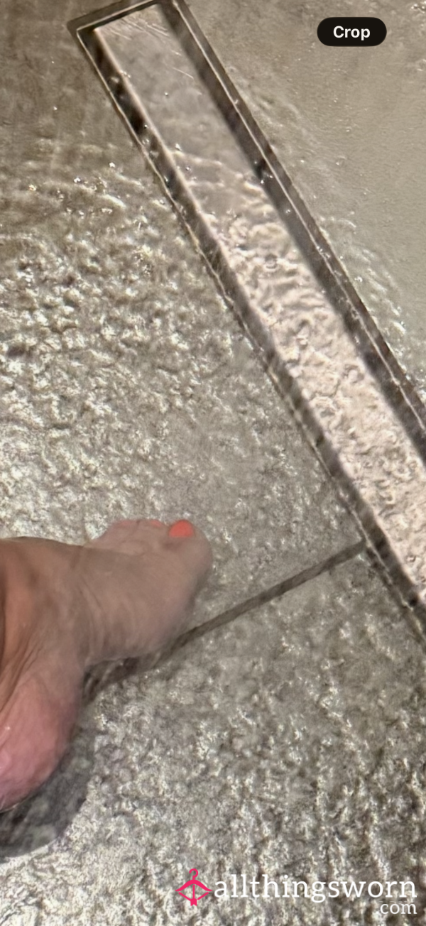 Shower Feet 🚿