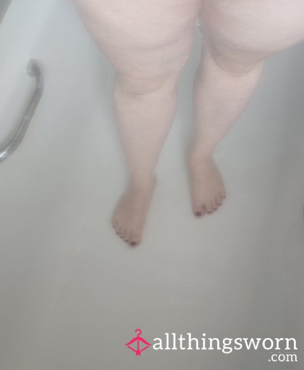 Soft, Clean And Berry Fresh. ✨️ Shower Moments ✨️