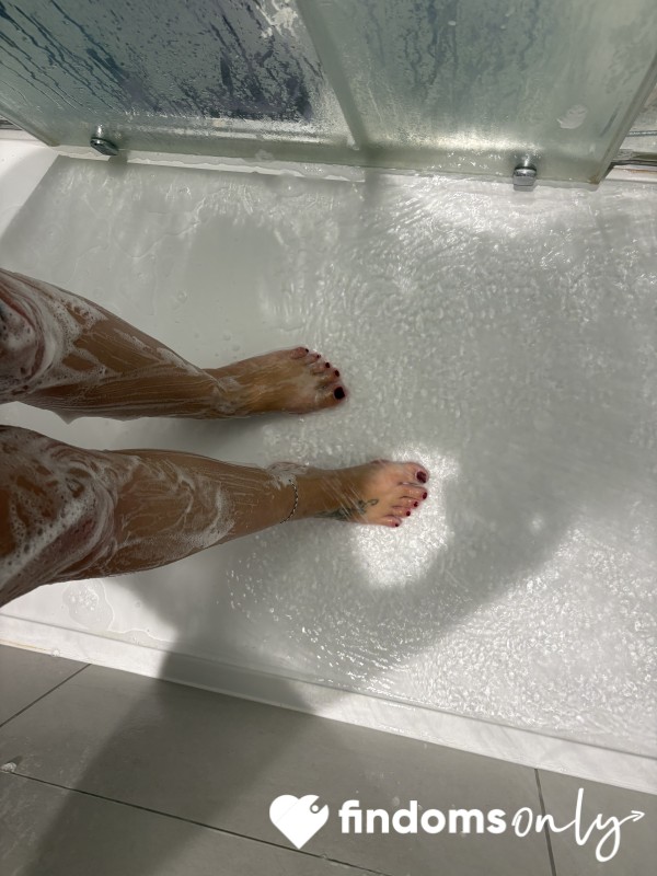 Shower Time Piggy’s