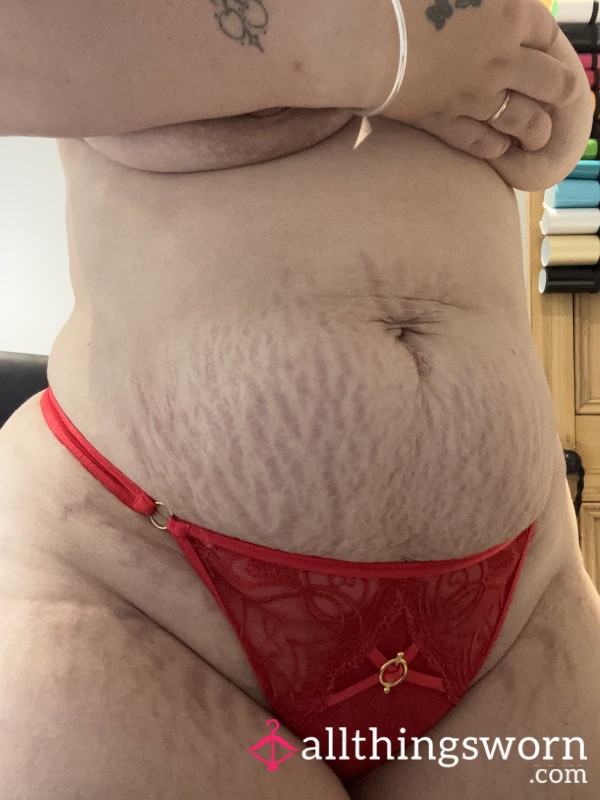 Showing Off My MILF Body☀️