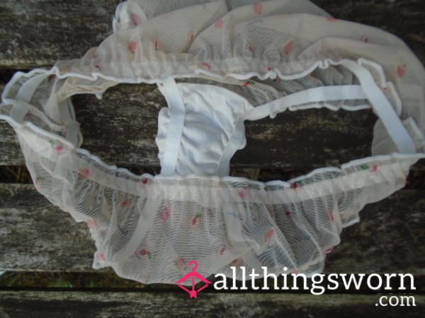 🌀Slightly See Through Panties😏