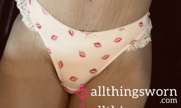 Silky Soft Thongs With Kisses Size 12