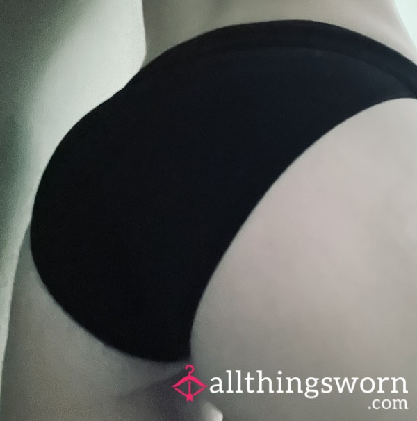 Simple Black Brief