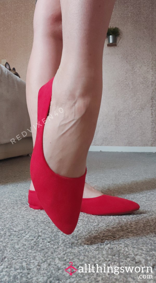 Simple, Seductive And S**y. Keep Them Clean Or Get Them Messy?