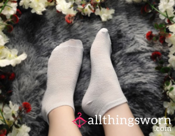 ✧ Simple White Sneaker Socks ✧