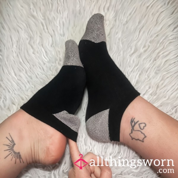 Simply Black Ankle Socks