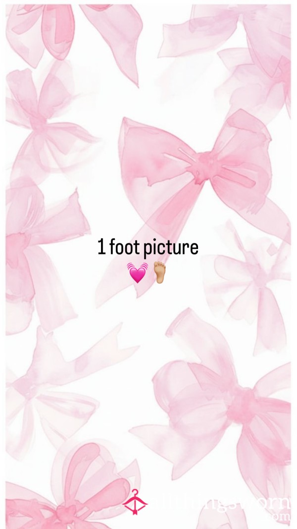 Single Pretty Feet Picture