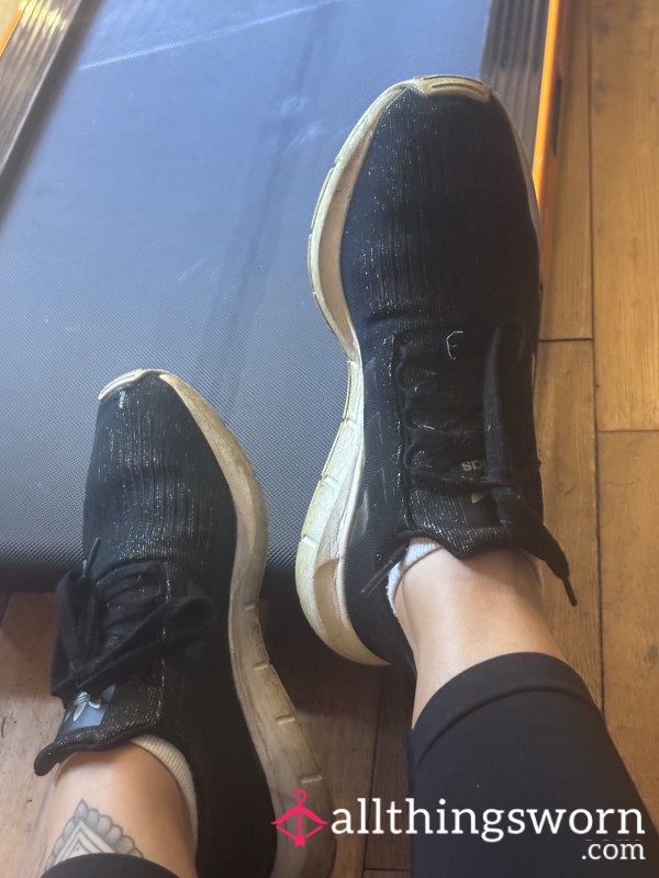 Siren’s Smelly Sweaty Sneakers 👟