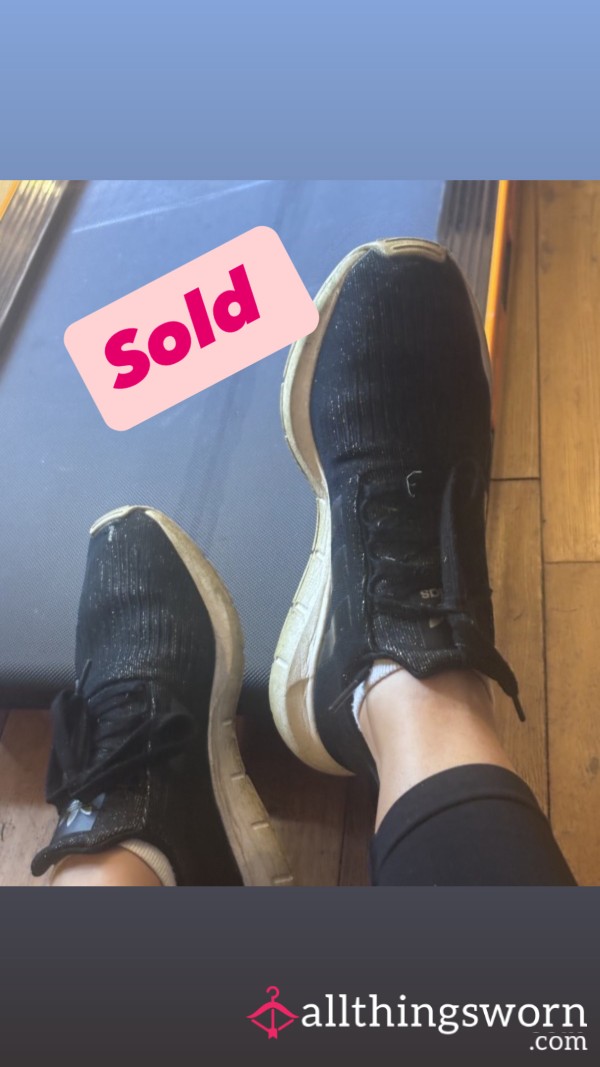 Siren’s Smelly Sweaty Sneakers 👟