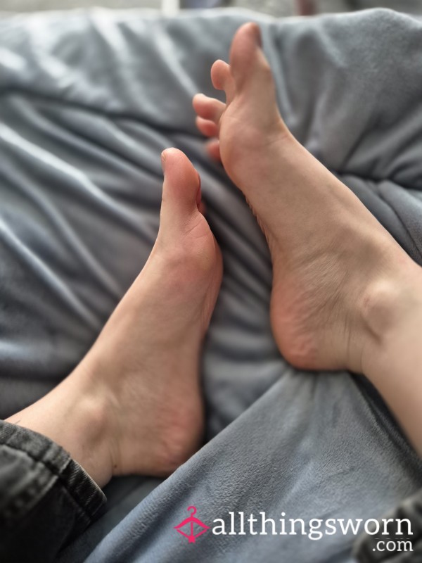Sit There And Watch As I Clip My Toe Nails And Completely Ignore You👣