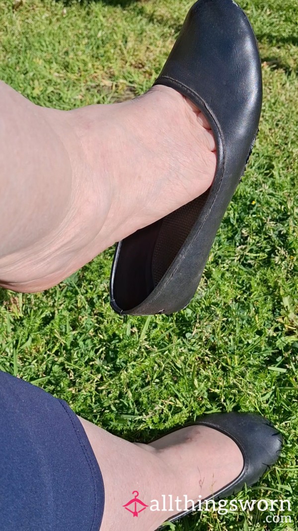 Sitting In The Sun Dangling My Shoe  5 Minutes
