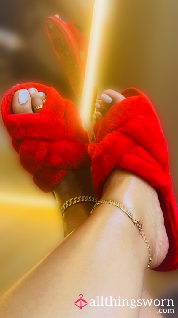 Size 10 Red ❤️ Furry Slides