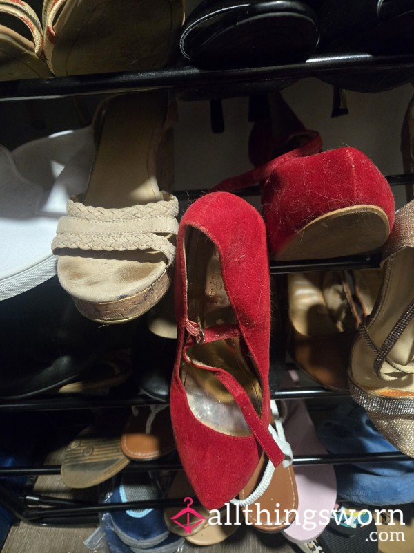 Size 10 Worn Red Heels/ Tan Block Shoe