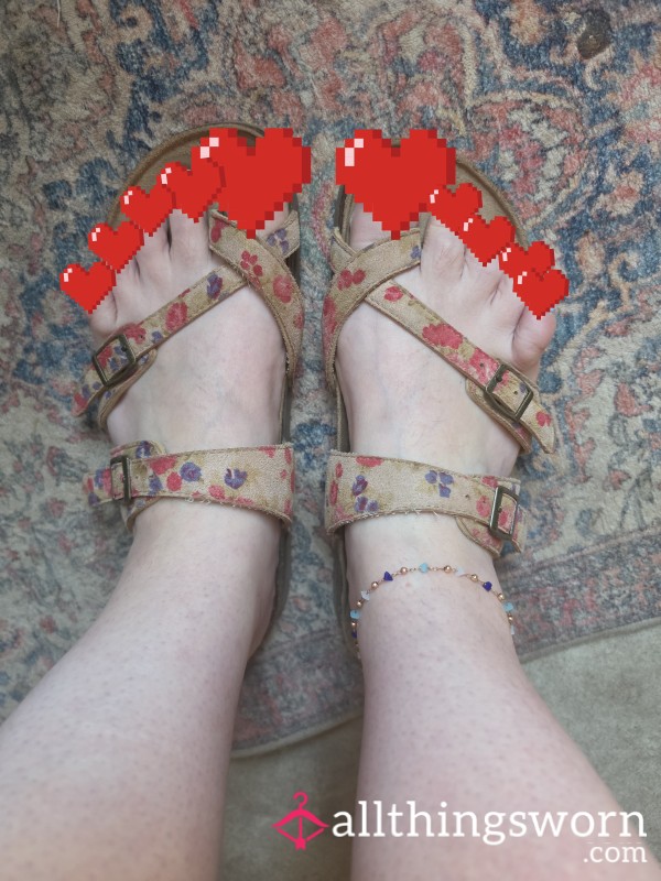 Size 11 Flor*l Leather Thong Sandals