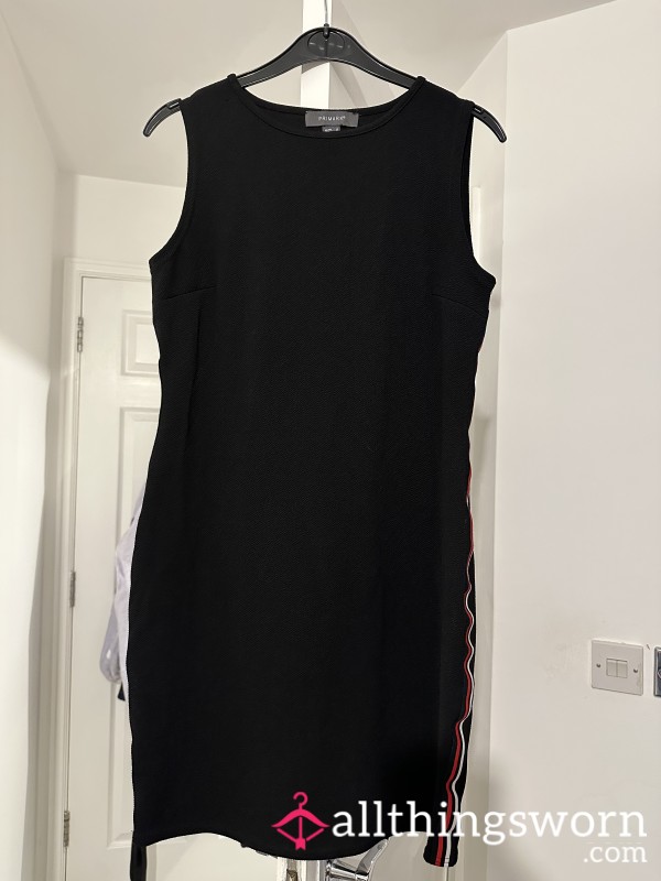 Size 14 Black Fitted Mini Dress 🖤